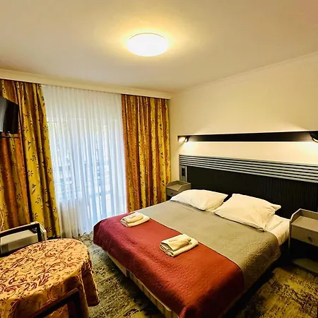 Ow Leśnydwór Resort *